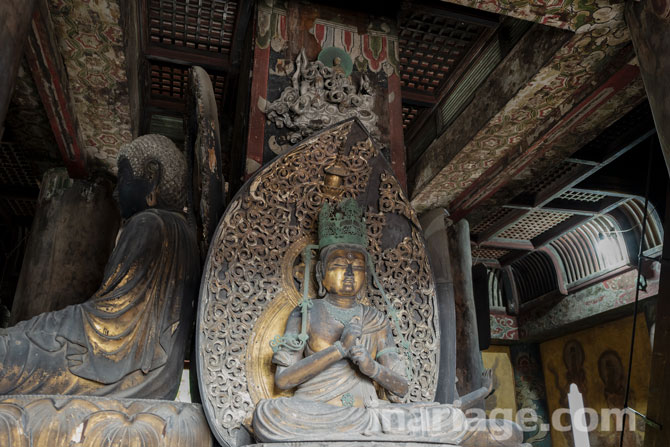 法観寺五重塔（八坂の塔）の内部