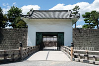 東橋と本丸櫓門